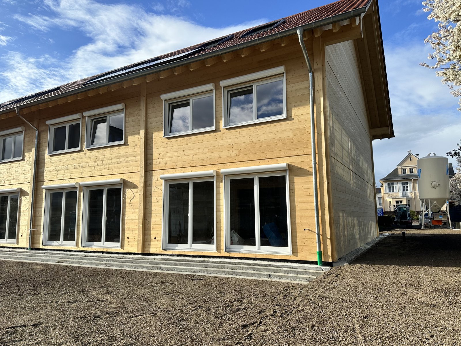 NEUBAU! Moderne Holz-Reihenhäuser (FULLWOOD) mit eigenem Garten - zentral in Weinheim