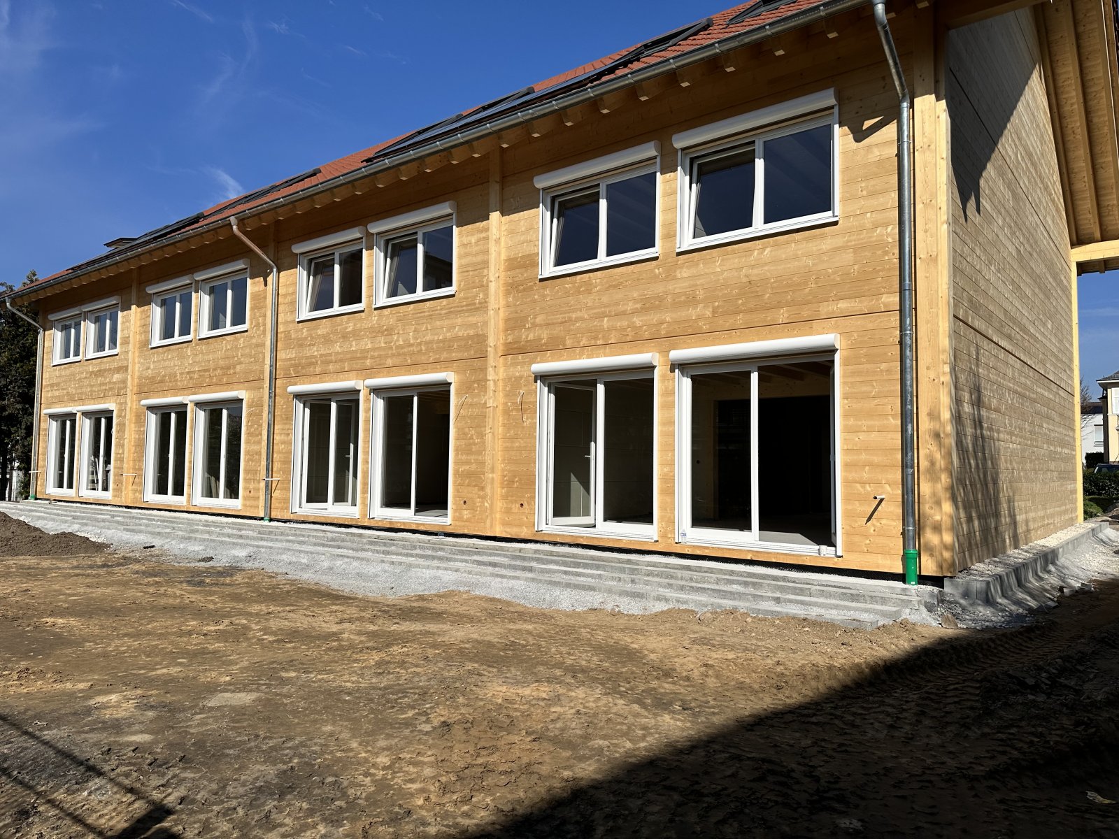 NEUBAU! Moderne Holz-Reihenhäuser (FULLWOOD) mit eigenem Garten - zentral in Weinheim