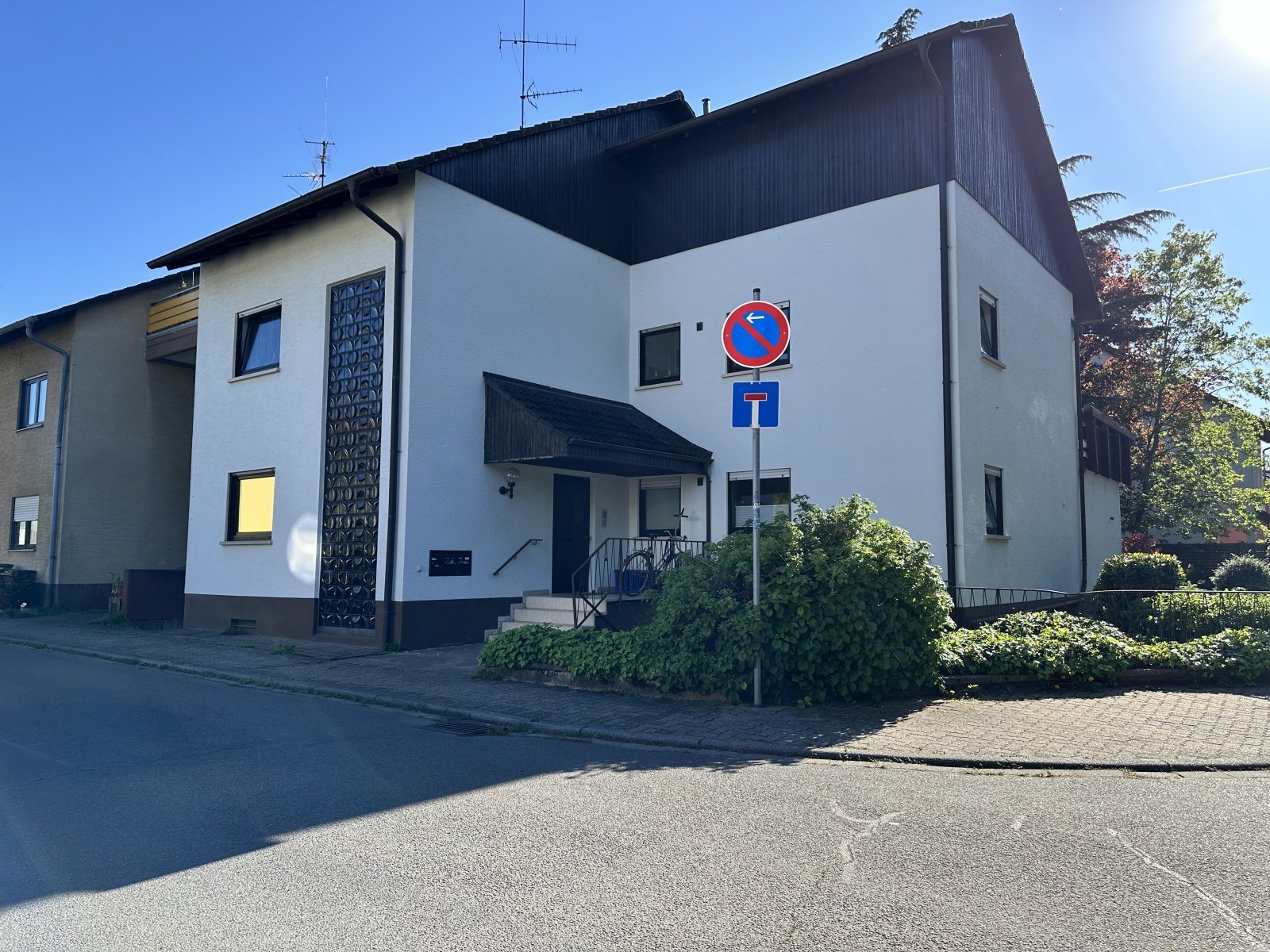 Ihr neues Zuhause: Lichtdurchflutete Erdgeschosswohnung mit Gartenidylle und Homeoffice