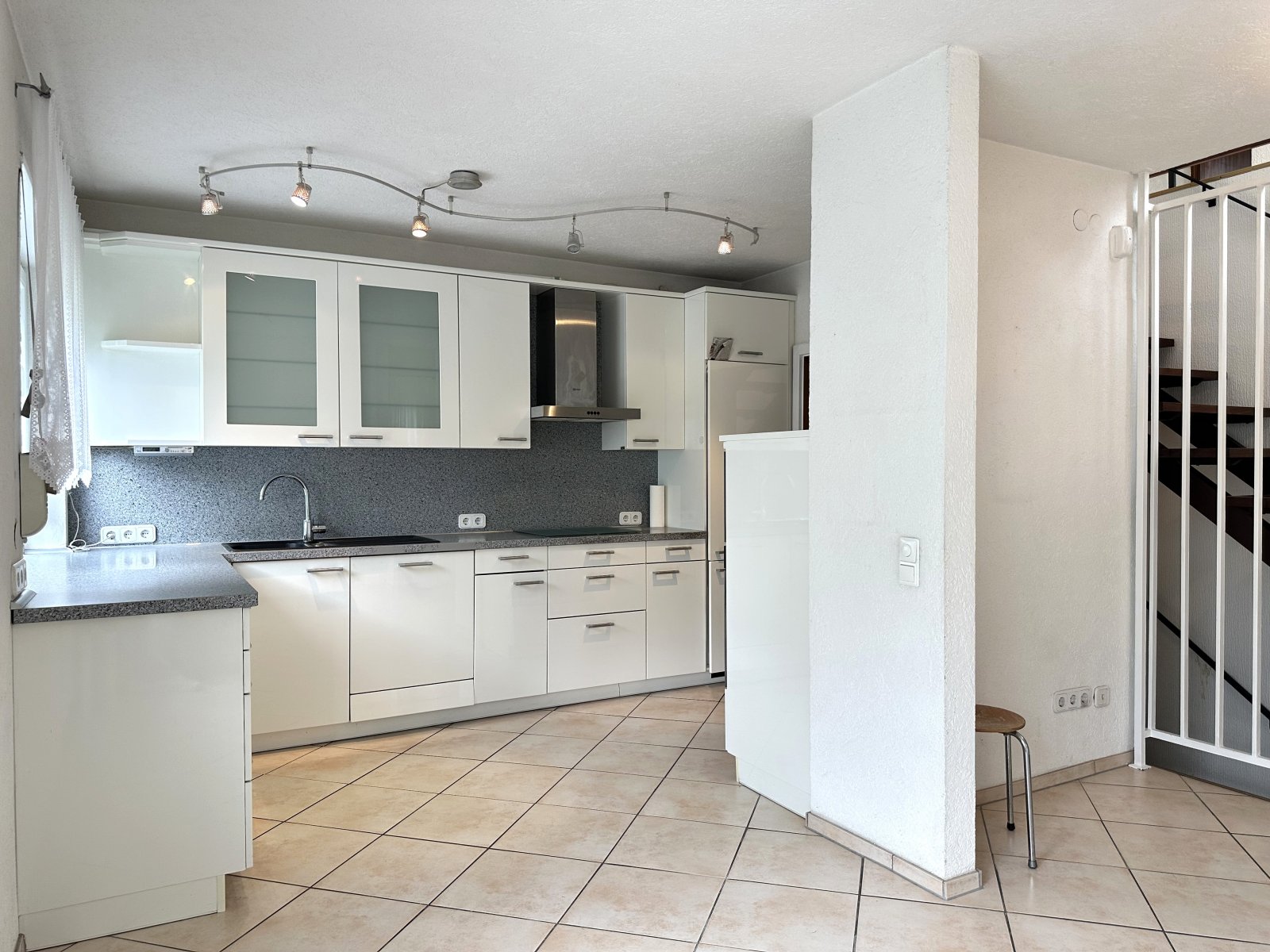 Wohnen mit Wohlfühlcharakter - Doppelhaushälfte mit Garten und Garage in beliebter Wohnlage 