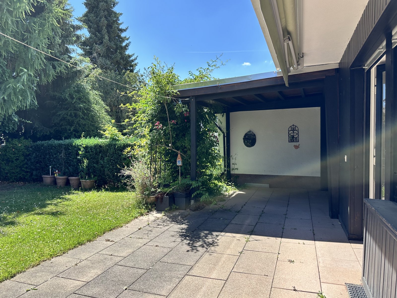 Wohnen mit Wohlfühlcharakter - Doppelhaushälfte mit Garten und Garage in beliebter Wohnlage 