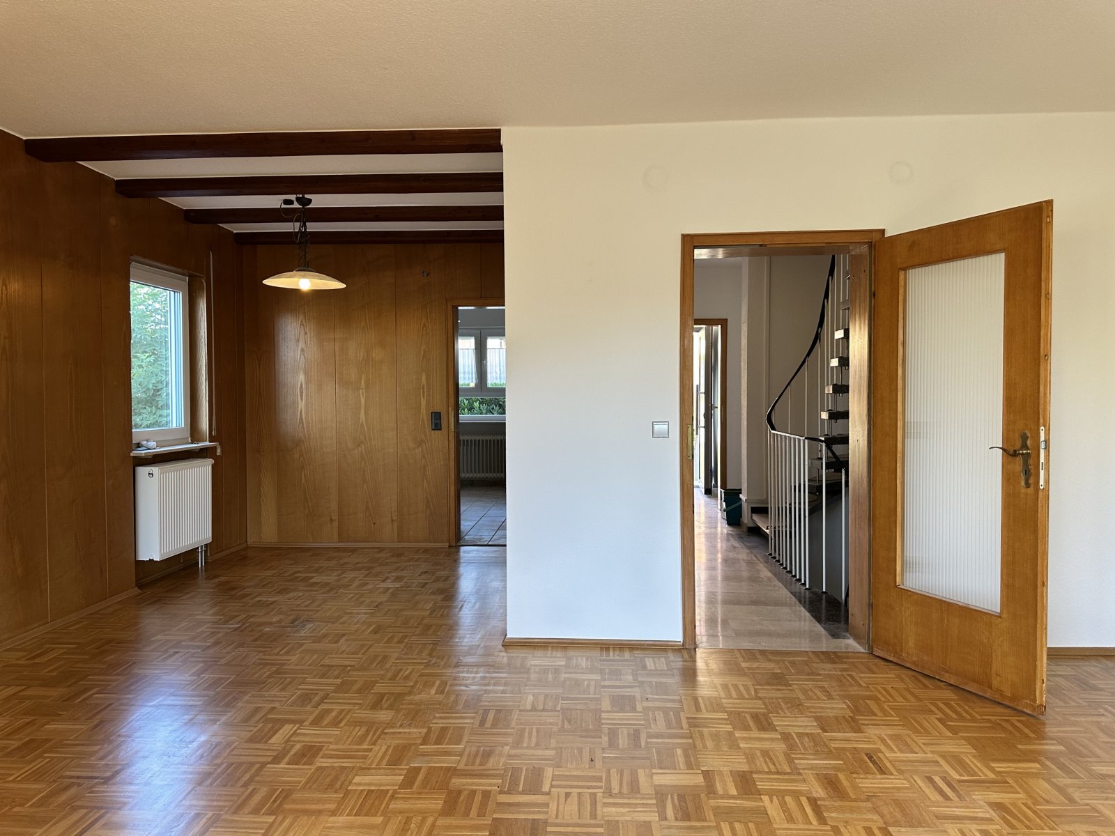 Modernisiertes Reihenendhaus mit Garten und Garage