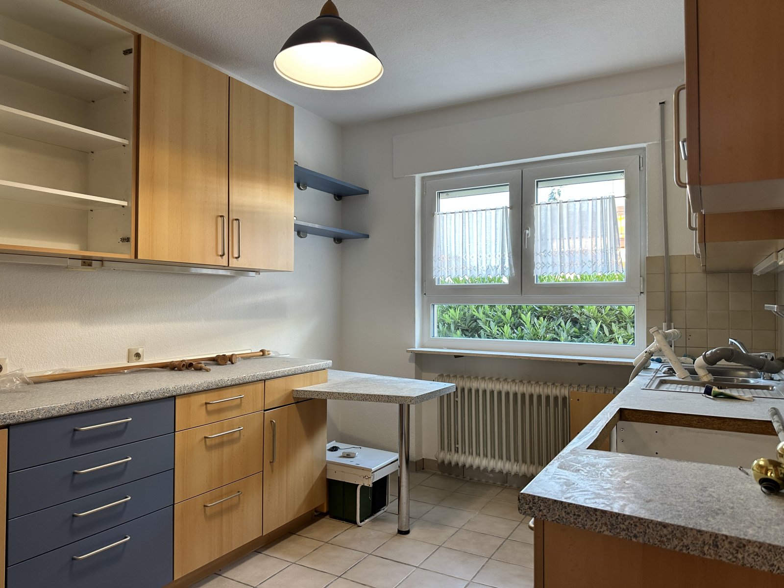 Modernisiertes Reihenendhaus mit Garten und Garage