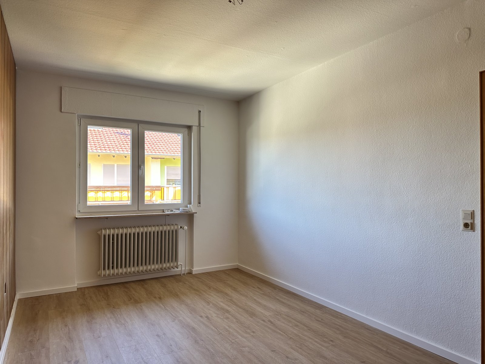 Modernisiertes Reihenendhaus mit Garten und Garage