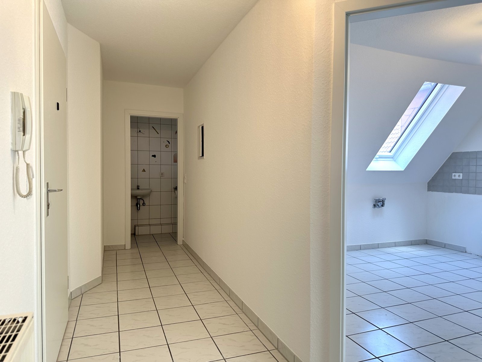 Freundliche 3-Zimmer-Maisonettwohnung mit Balkon, Keller & 2 Tiefgaragenstellplätzen