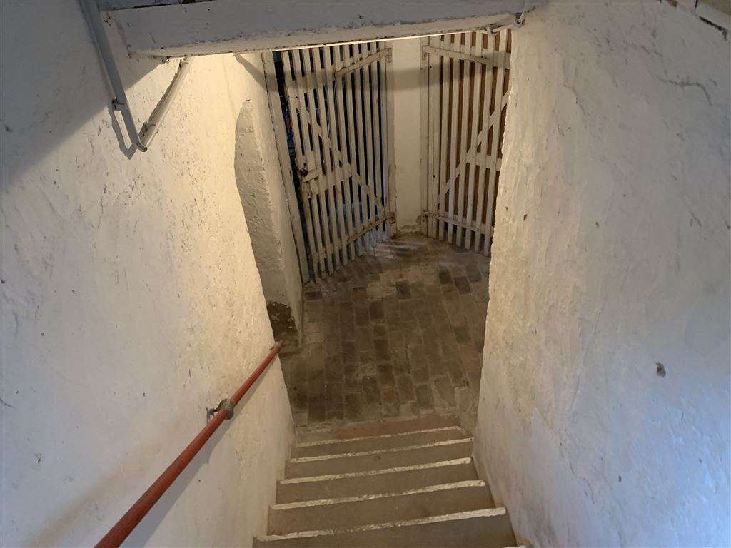 Stilvolles 3-Familienhaus mit zusätzlichem (Bau) - Grundstück