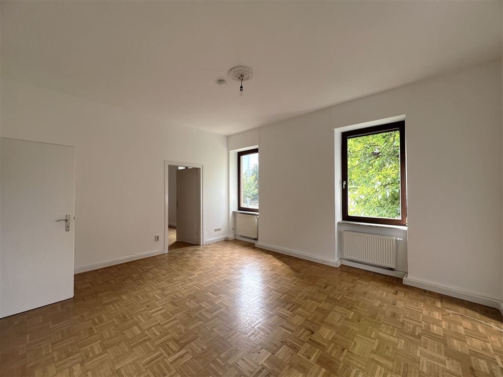 3-Zimmer-Wohnung mit Altbauflair & Einbauküche