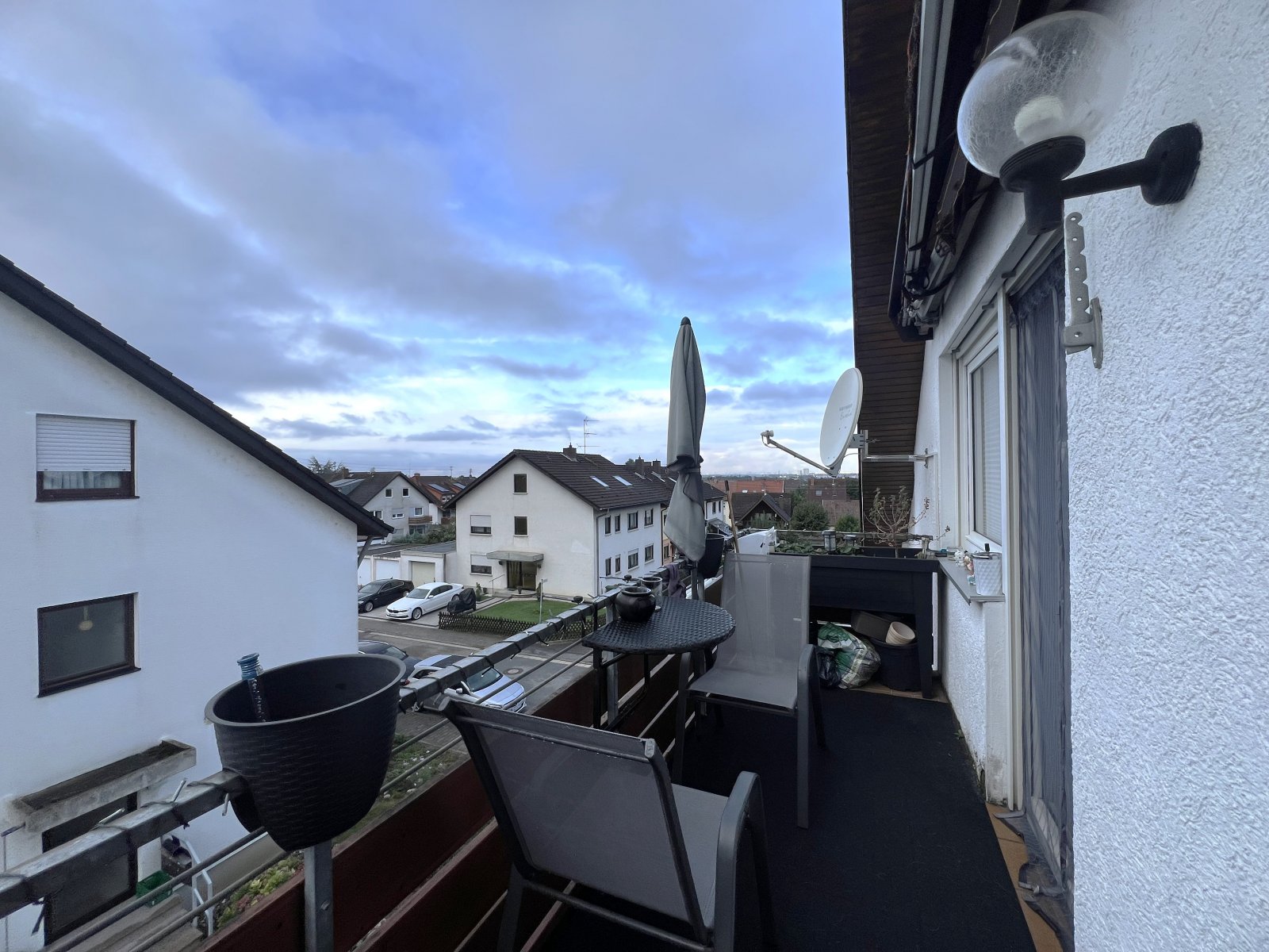 Helle 2,5-Zimmer-Dachgeschosswohnung mit Balkon