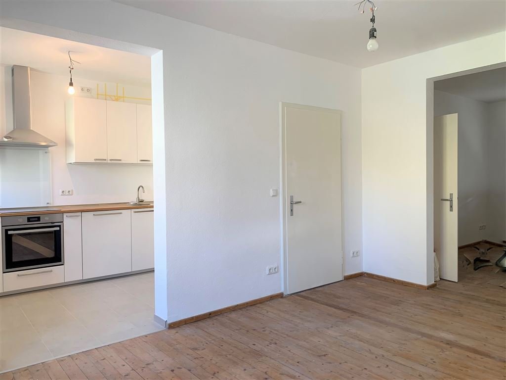 Liebevoll renoviertes Doppelhaus mit 3 Zimmern, Balkon & Innenhof