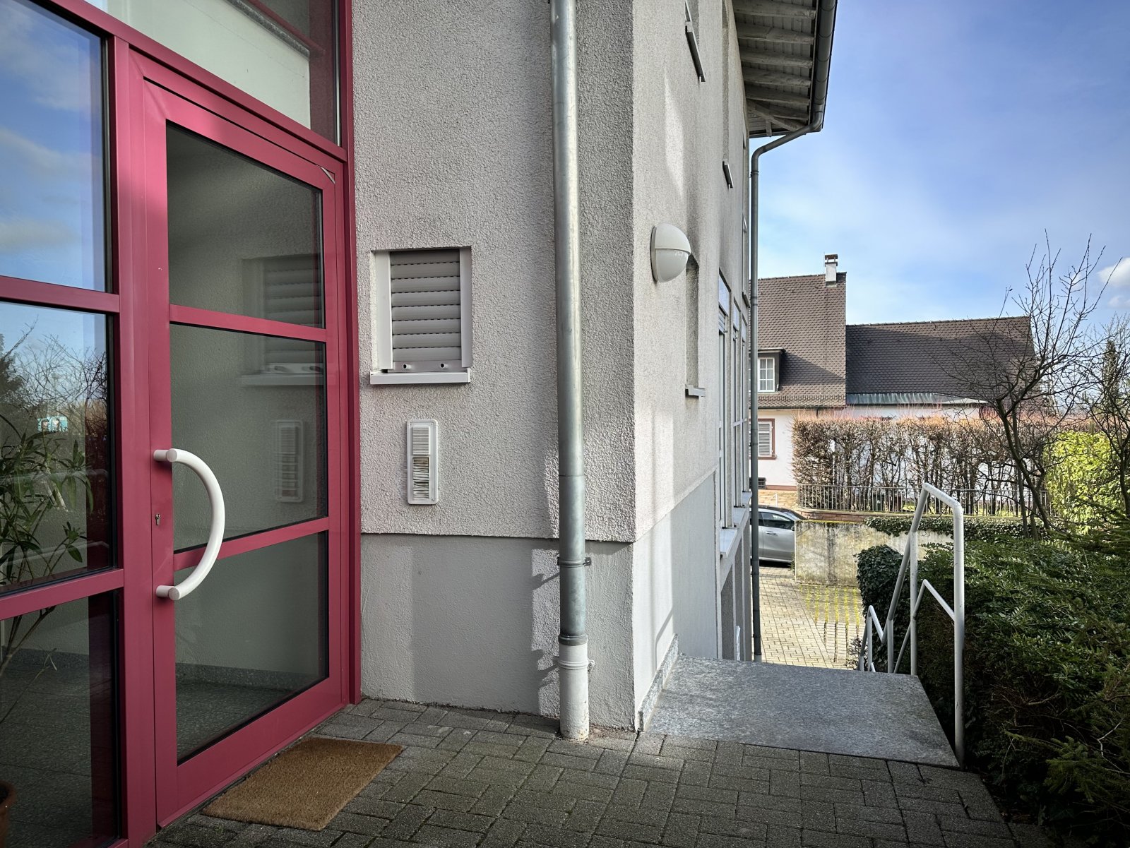 Großzügige 3-Zimmerwohnung in guter Lage mit Garage und Stellplatz