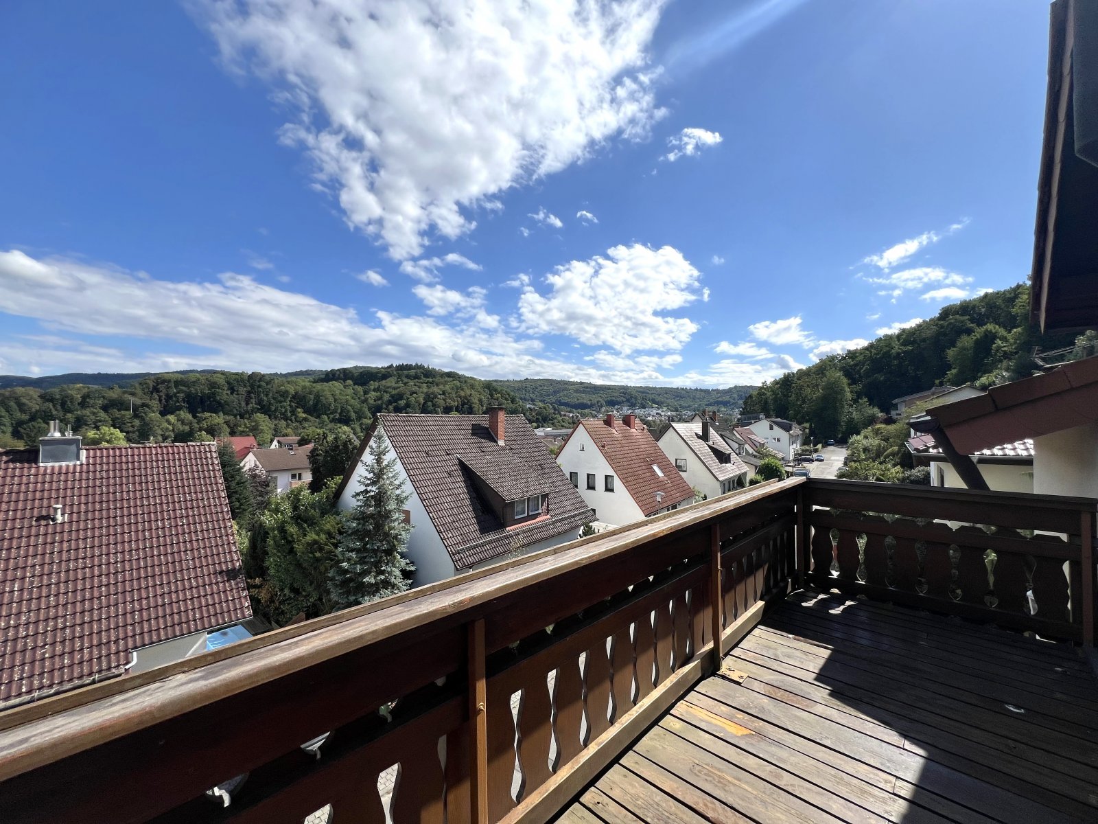 Geräumige 3,5-Zimmer Dachgeschosswohnung mit sonnigen Balkon 