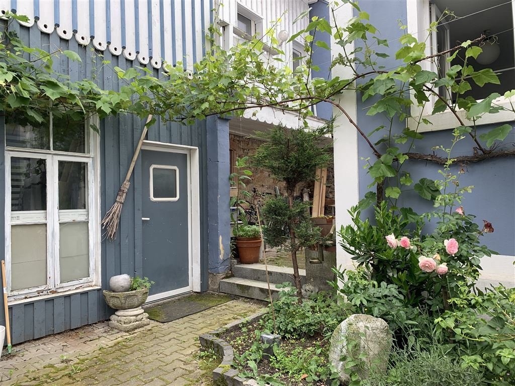 Weinheim : Modernisiertes 1-3 Familienhaus mit sep. Nebengebäude 