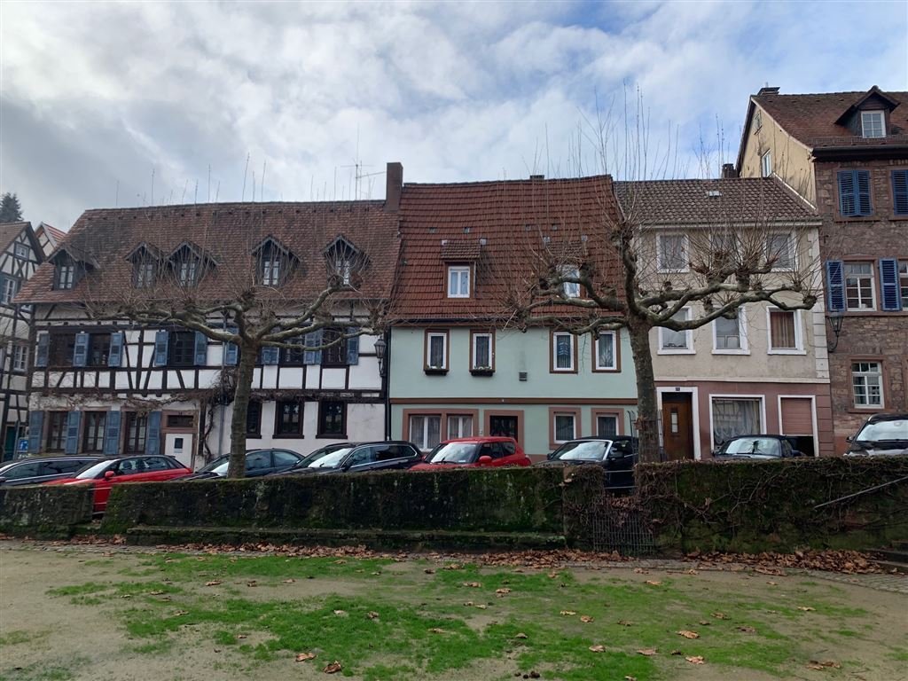 Weinheim , Bergstr: Schnuckeliges Häuschen mit Potential in Weinheims beliebter Altstadt  