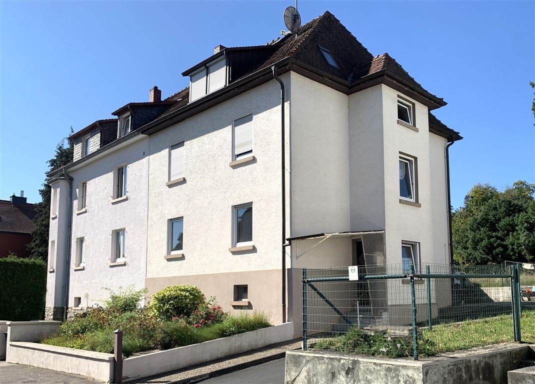 Bad Homburg: Schlosspark- und Innenstadtnähe! 3-Zimmerwohnung mit Stellplatz 