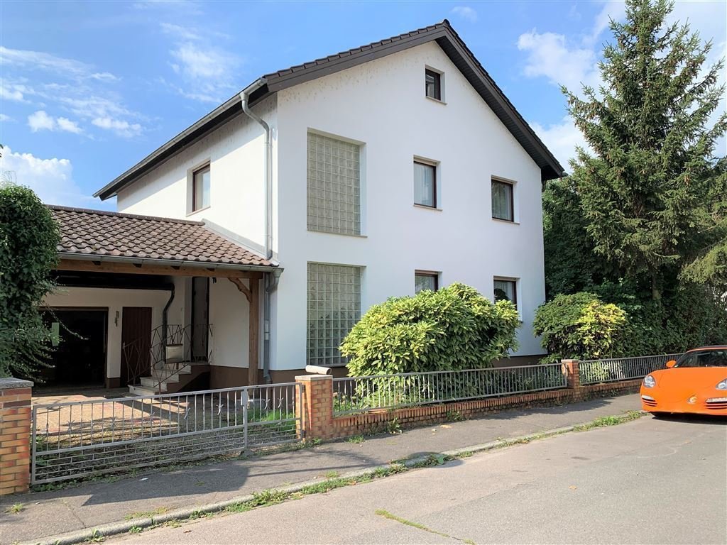 Hemsbach , Bergstr: Hemsbach: 1-FH m. Garage und großem Grundstück zu verkaufen 