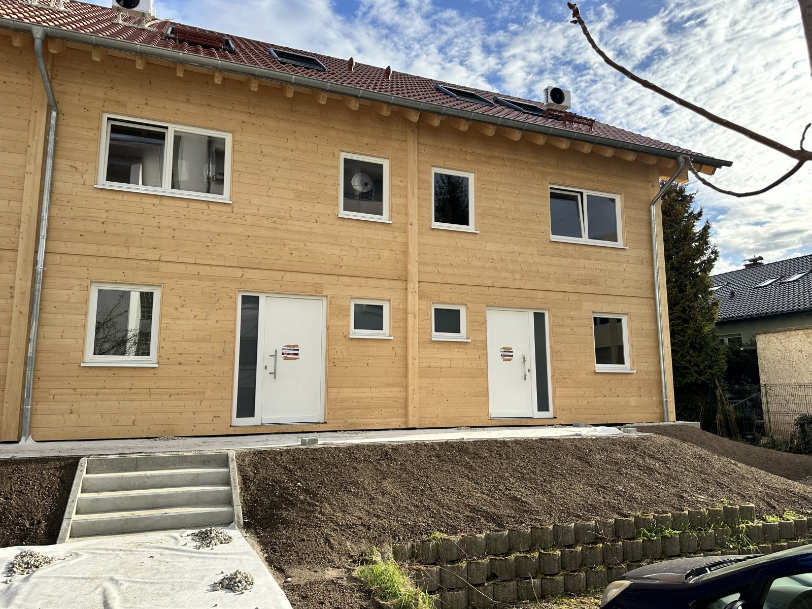 NEUBAU! Moderne Holz-Reihenmittelhäuser (FULLWOOD) mit eigenem Garten - zentral in Weinheim 