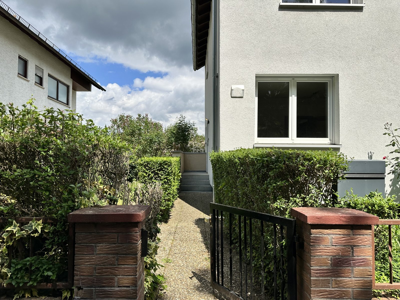 Ihr Traum vom Haus mit großem Garten, Keller & Garage Ihr Traum vom Haus mit großem Garten, Keller & Garage