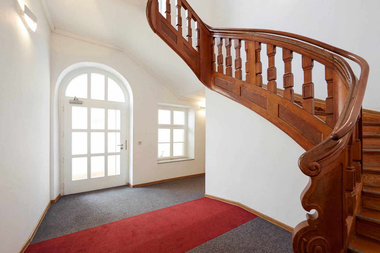 stilvolle Holztreppe