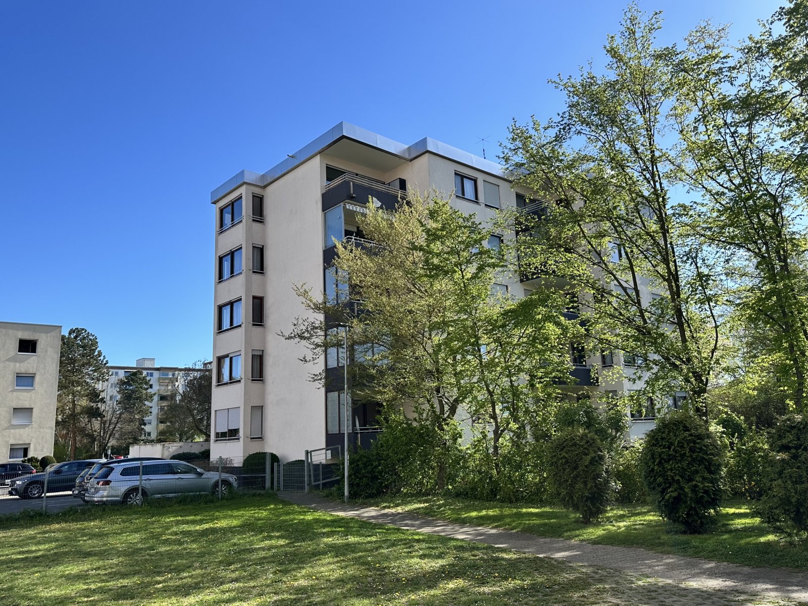 Wohnen mit Ausblick: 3-Zimmerwohnung, 2 Bäder, Balkon (Fahrstuhl vorhanden) Wohnen mit Ausblick: 3-Zimmerwohnung, 2 Bäder, Balkon (Fahrstuhl vorhanden)