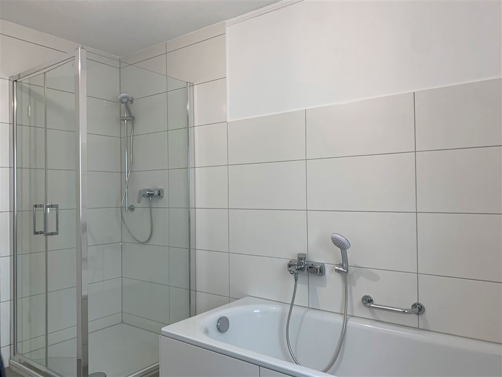mit Dusche und WC mit Dusche und WC