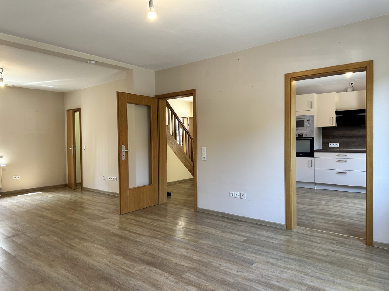 Wohnzimmer mit Essbereich Wohnzimmer mit Essbereich