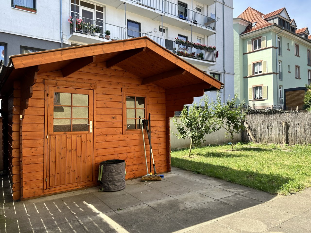 Garten und Gartenhaus Garten und Gartenhaus