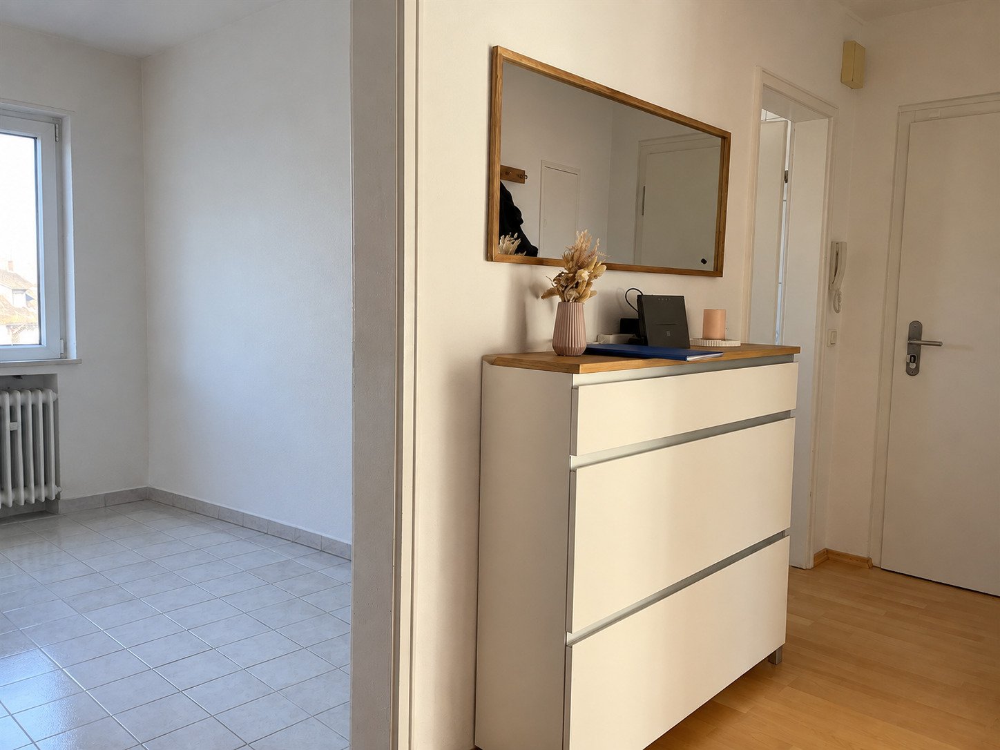 Flur mit Blick in die Küche Flur mit Blick in die Küche