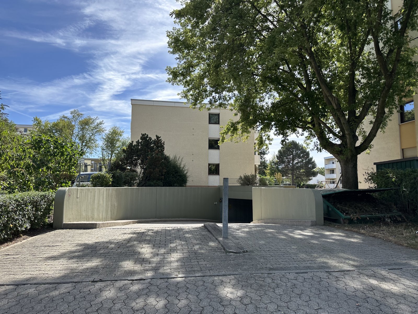 Tiefgarageneinfahrt Tiefgarageneinfahrt