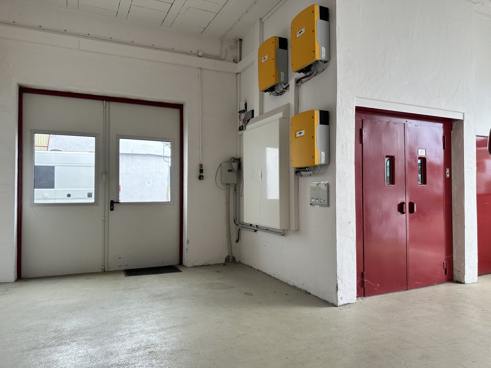 ebenerdiger Zugang zum Lastenaufzug