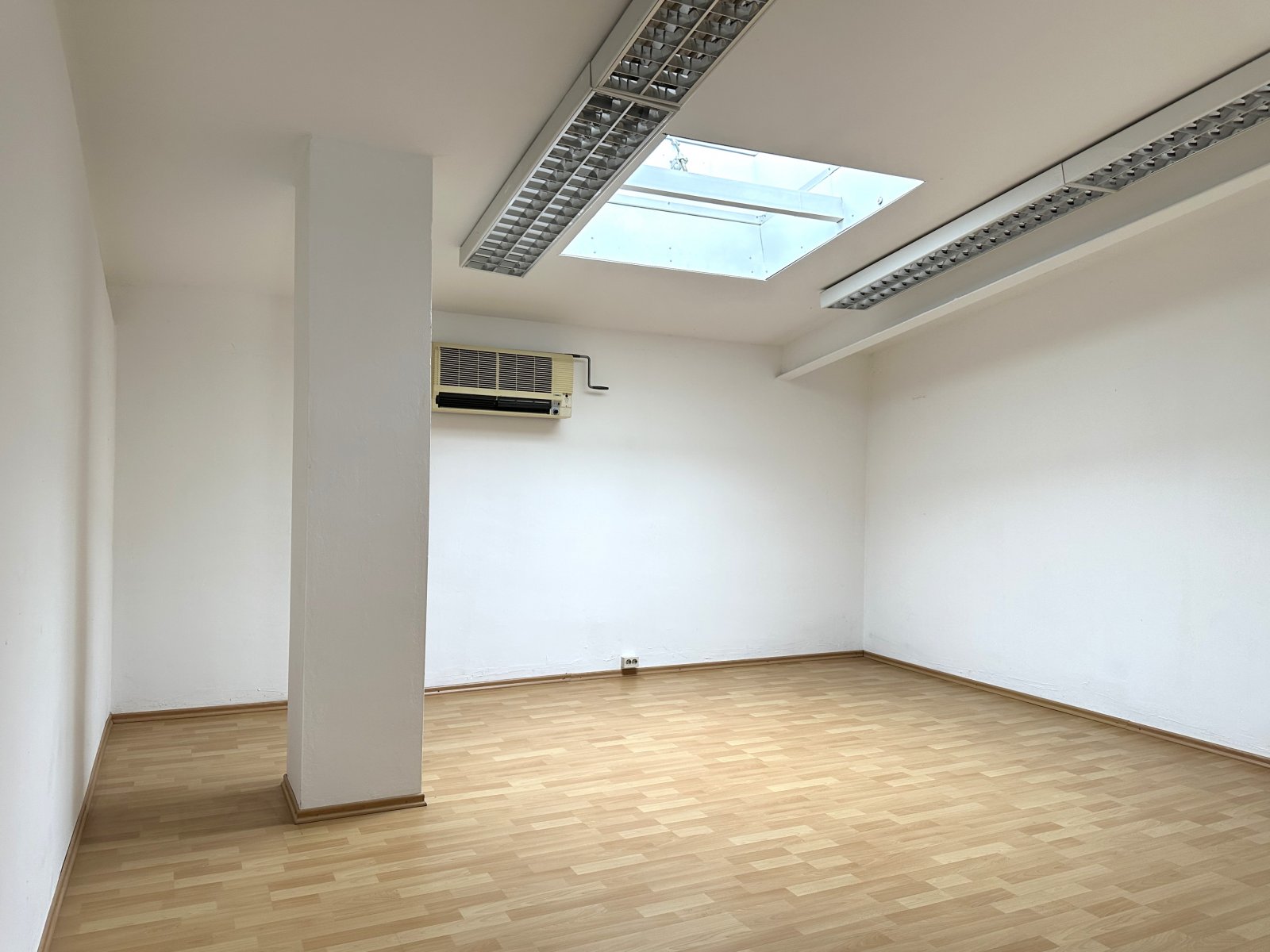 Büro 1