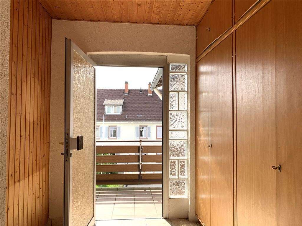 mit Vorflur zum Balkon mit Vorflur zum Balkon