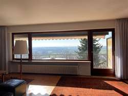 Wohnzimmer mit Blick in die Wohnzimmer mit Blick in die