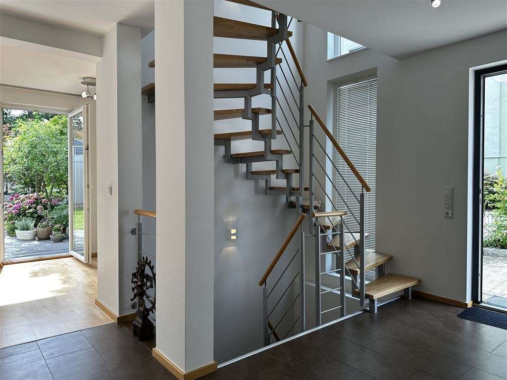 Hirschberg: Wohnen auf Zeit! Moderne Doppelhaushälfte mit Garten & EBK 