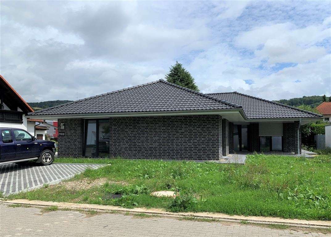 Laudenbach: Erstbezug für Ihre Familie! Bungalow mit Garten in Laudenbach! 