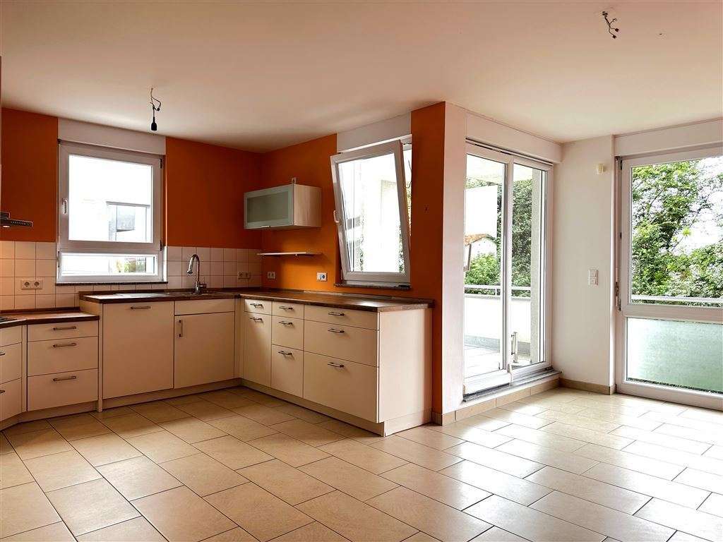 Weinheim: Moderne Doppelhaushälfte im Splitlevel-Stil mit 4 Zimmern & 2 Balkonen 