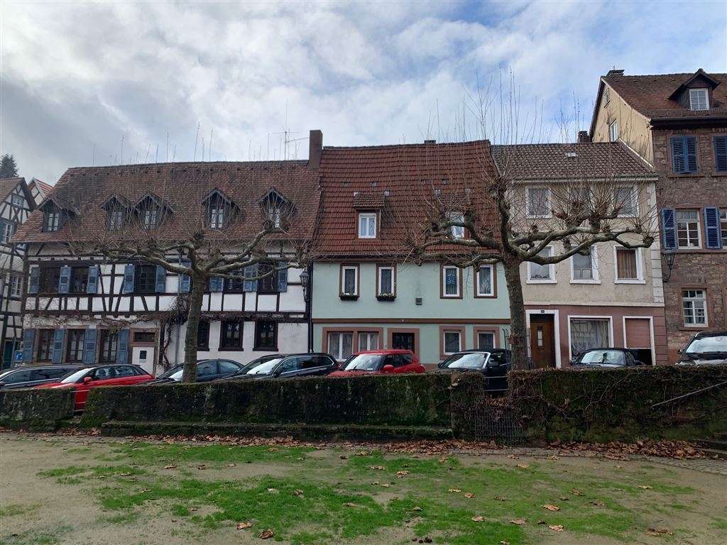 Weinheim , Bergstr: Schnuckeliges Häuschen mit Potential in Weinheims beliebter Altstadt   Weinheim , Bergstr: Schnuckeliges Häuschen mit Potential in Weinheims beliebter Altstadt