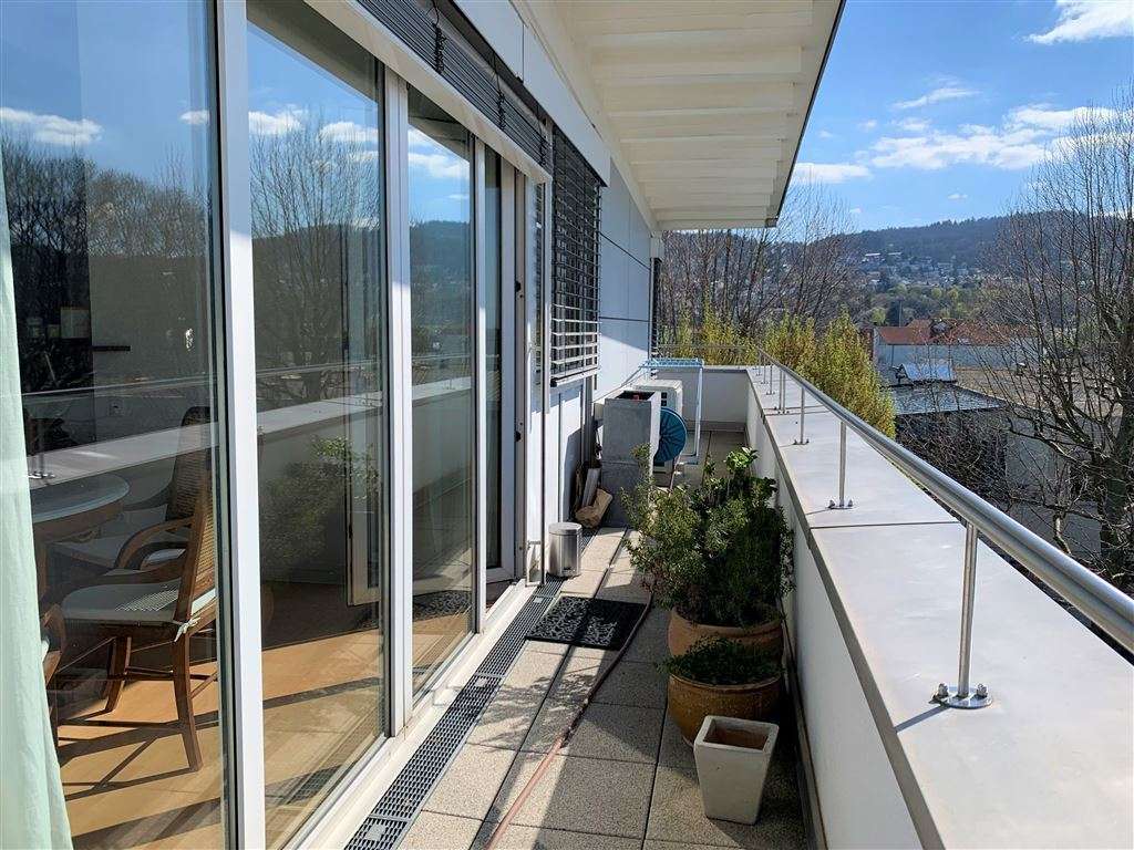 Weinheim , Bergstr: Penthouse-Wohnung mit sonniger Balkonterrasse, Aufzug und 2 Tiefgaragenstellplätze 
