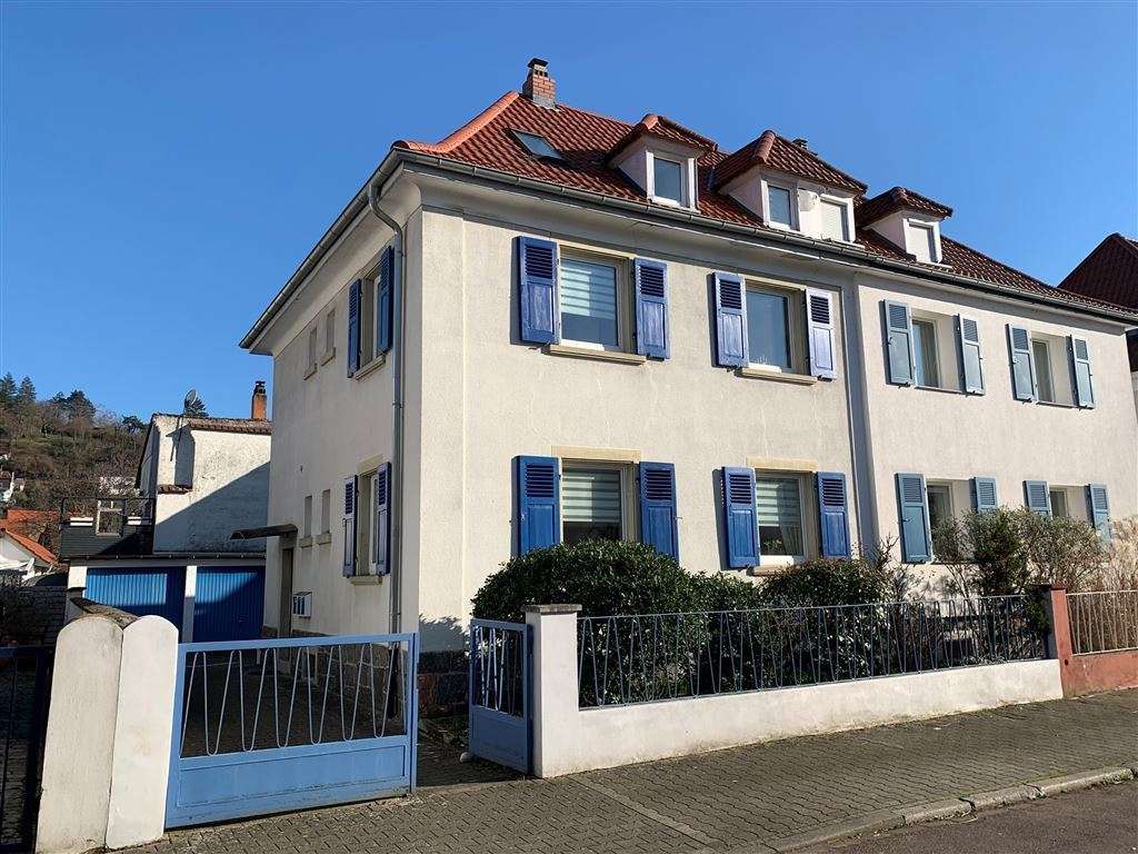 Weinheim: Solide Kapitalanlage in Weinheim3-Familienhaus mit 4 Garagen   Weinheim: Solide Kapitalanlage in Weinheim3-Familienhaus mit 4 Garagen