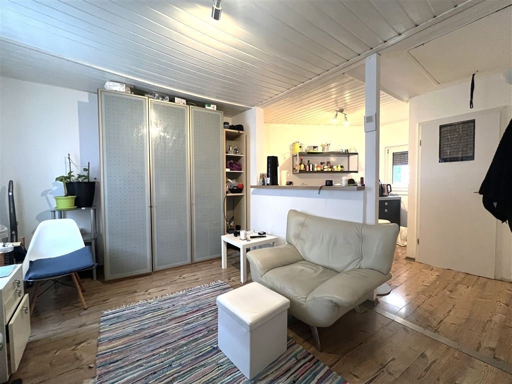 1-Zimmer mit EBK 1-Zimmer mit EBK