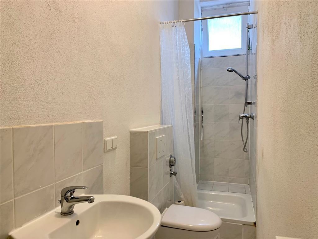 Duschbad mit WC Duschbad mit WC