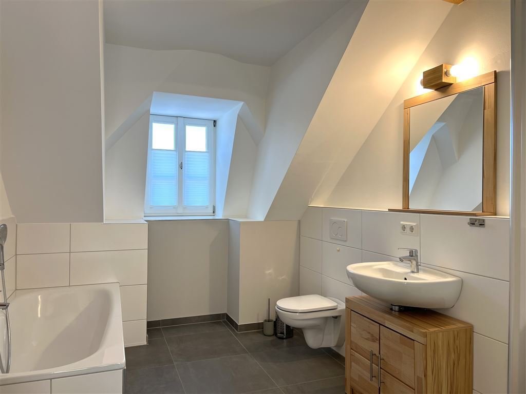 Badezimmer mit Badewanne Badezimmer mit Badewanne