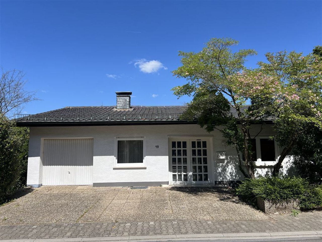 Straßenansicht Straßenansicht