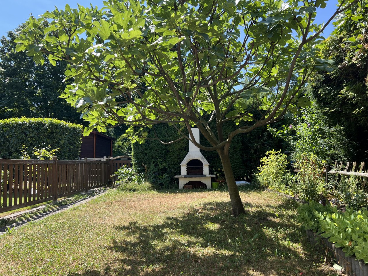 Terrasse mit Garten