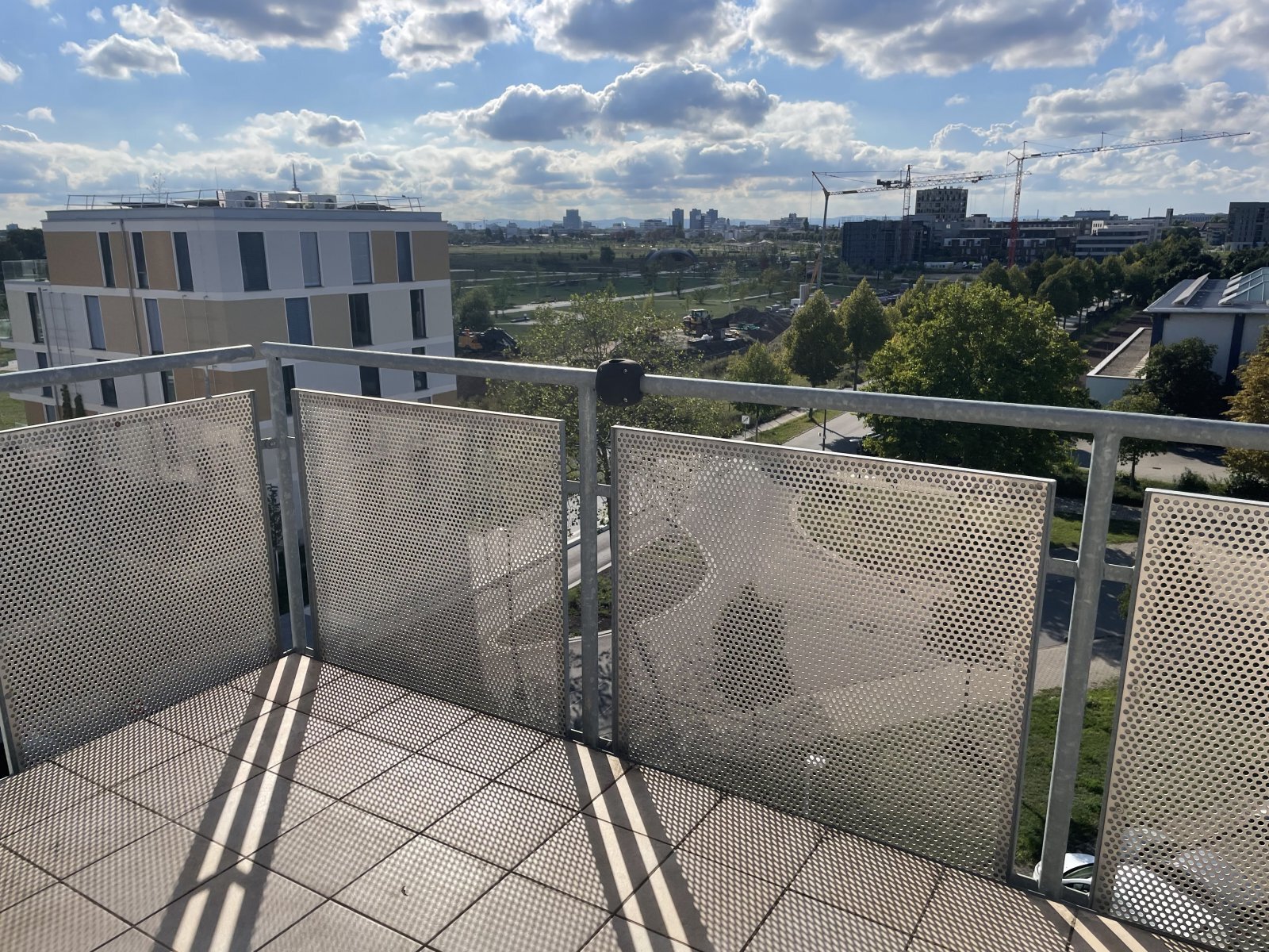 sonniger Balkon sonniger Balkon