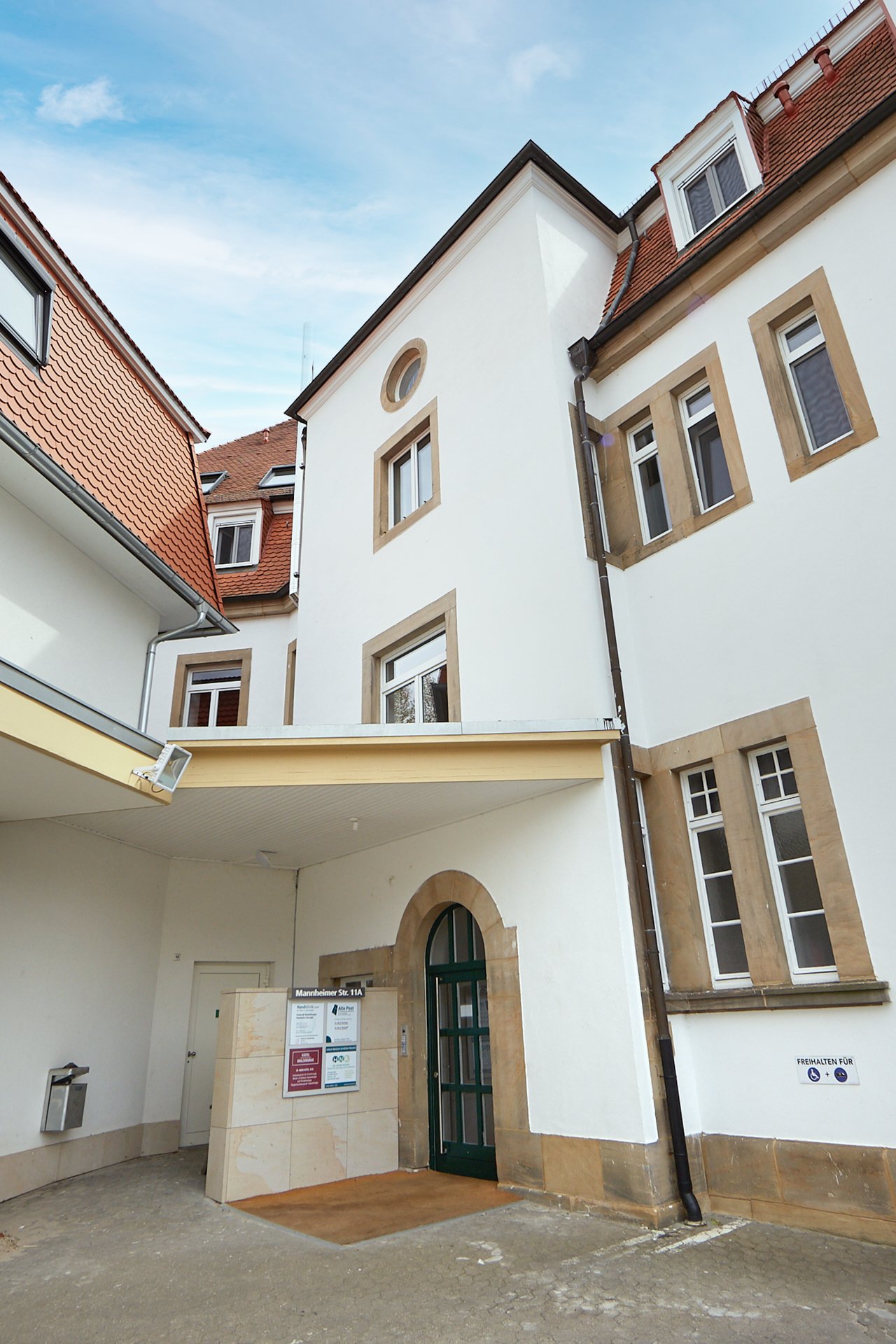 Eingang vom Hof Eingang vom Hof