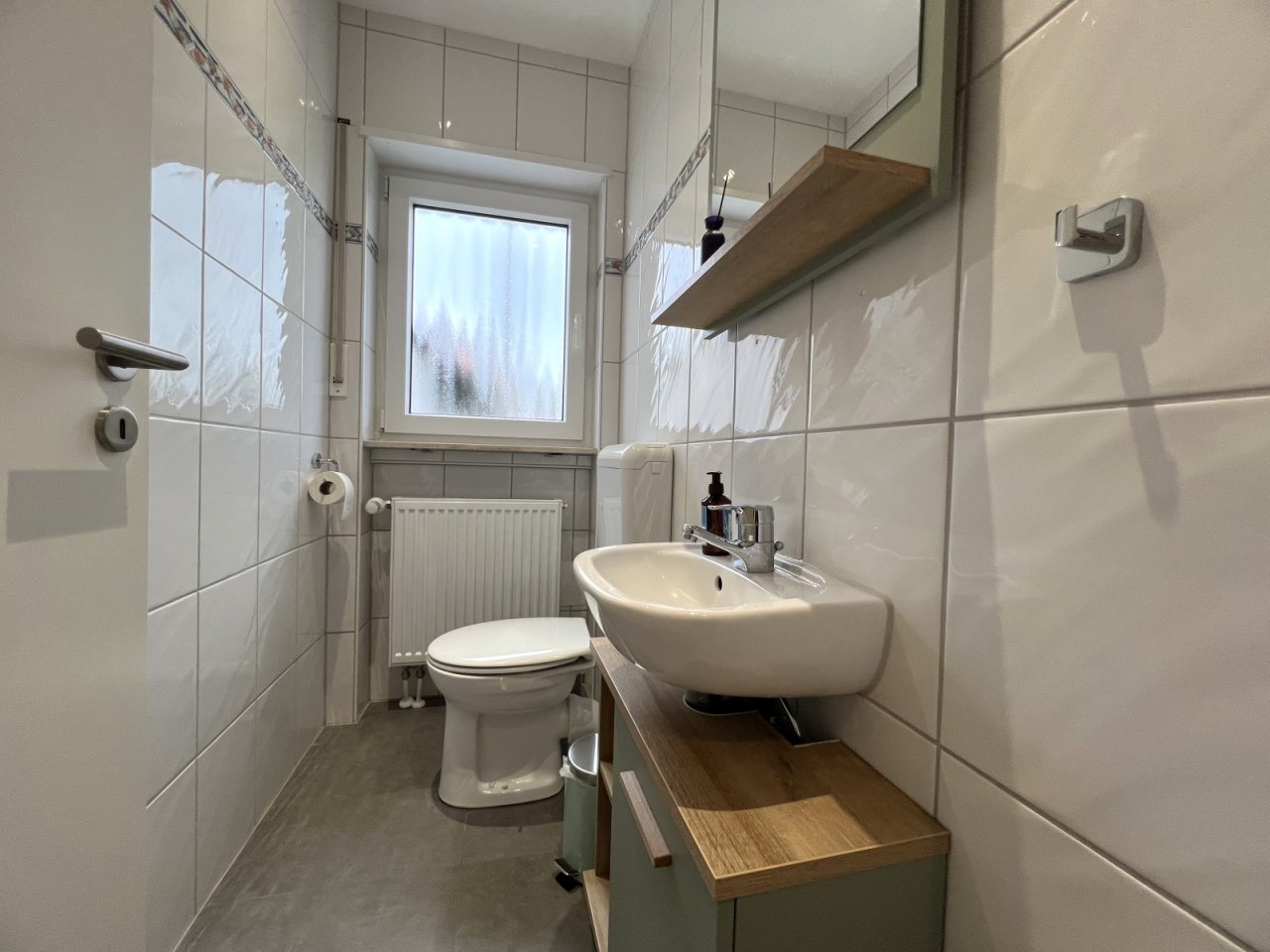 separates WC