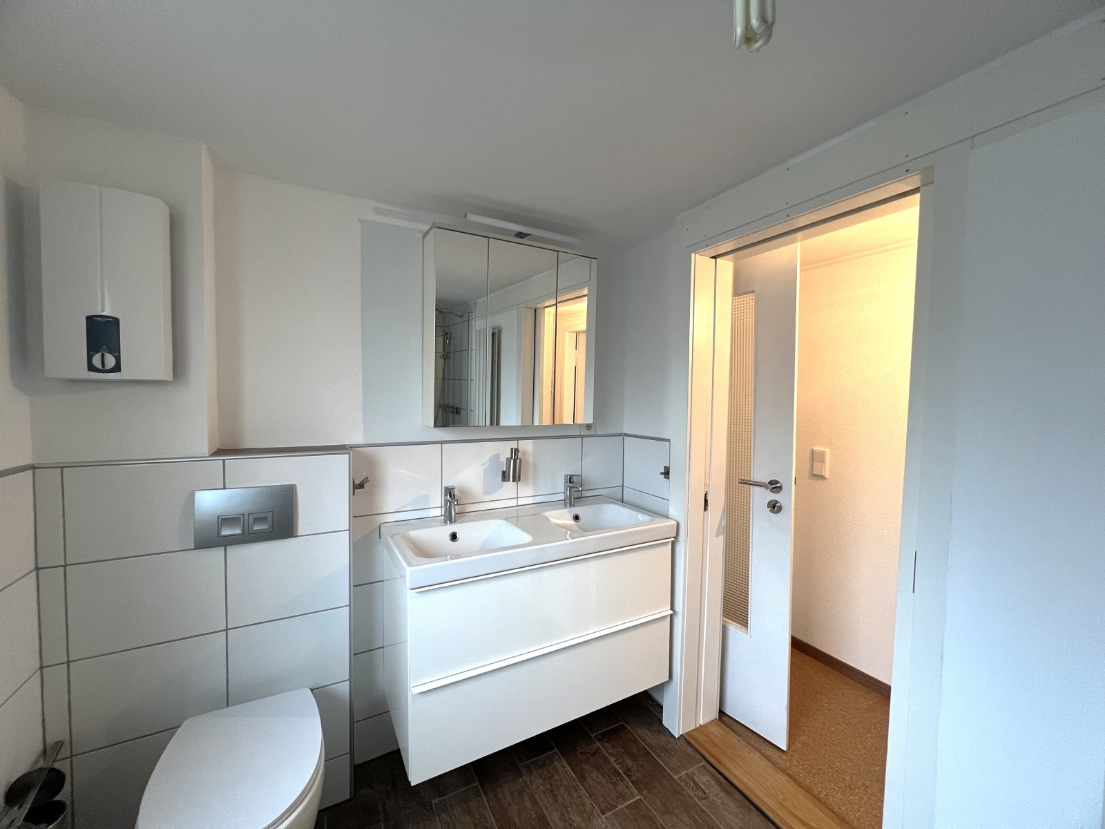 Tageslichtbad mit Doppelwaschbecken Tageslichtbad mit Doppelwaschbecken