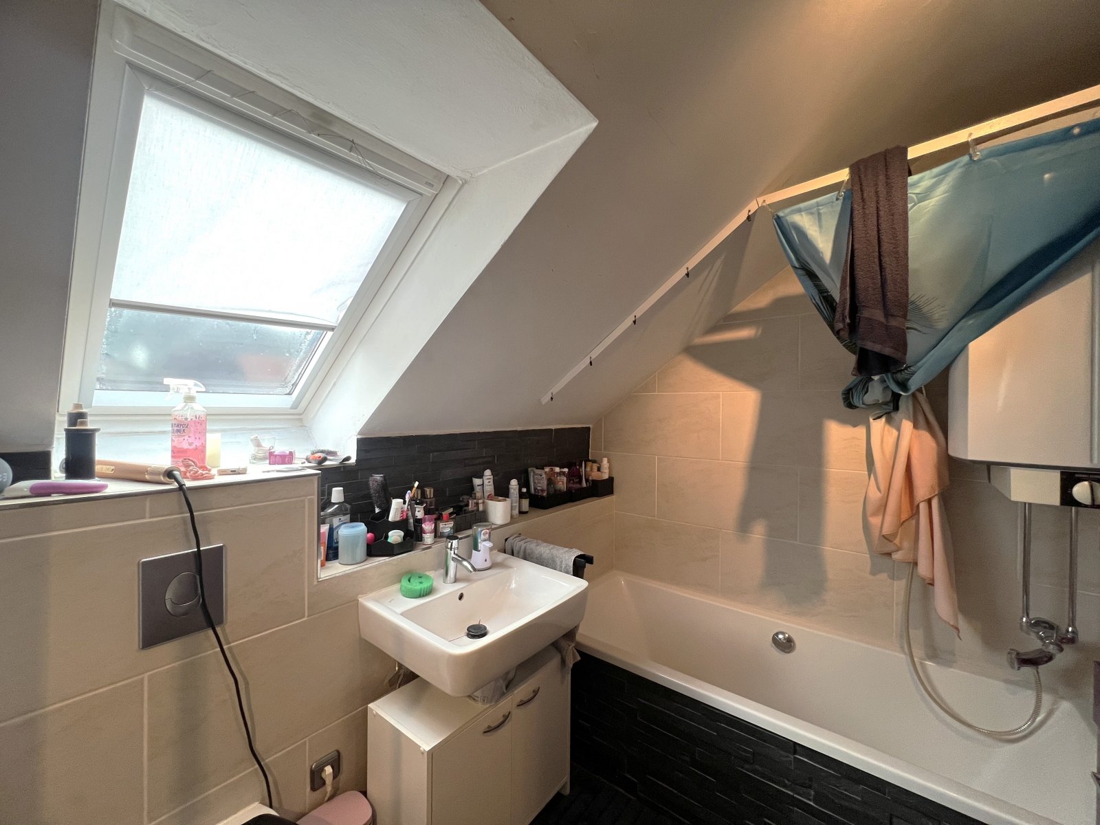 Tageslichtbad mit Badewanne Tageslichtbad mit Badewanne
