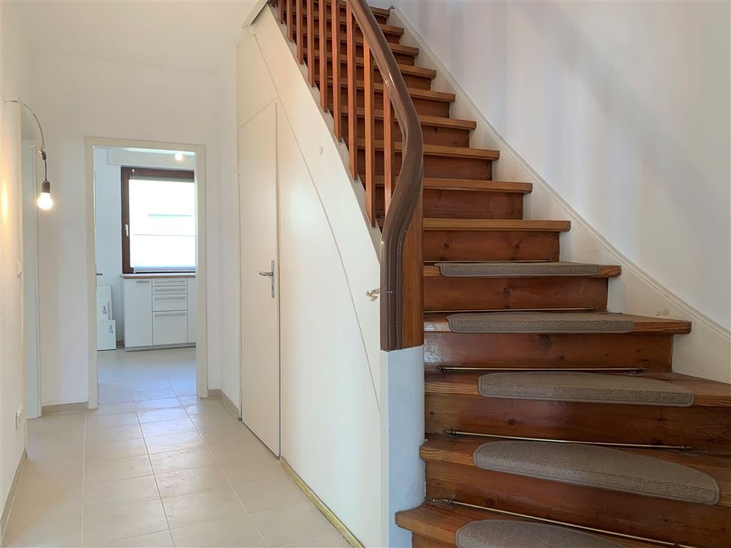 Liebevoll renoviertes Doppelhaus mit 3 Zimmern, Balkon & Innenhof  