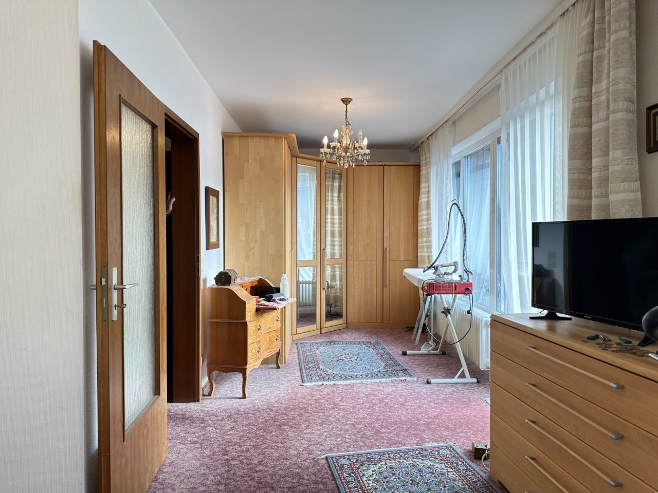 Schlafzimmer mit Zugang zum Balkon Schlafzimmer mit Zugang zum Balkon